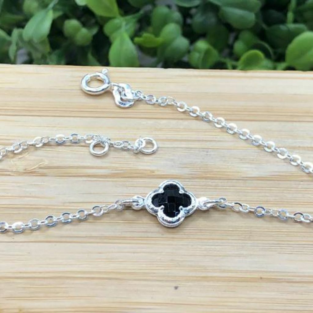 Pulseira de prata 925 com pingente central trevo preto 8mm