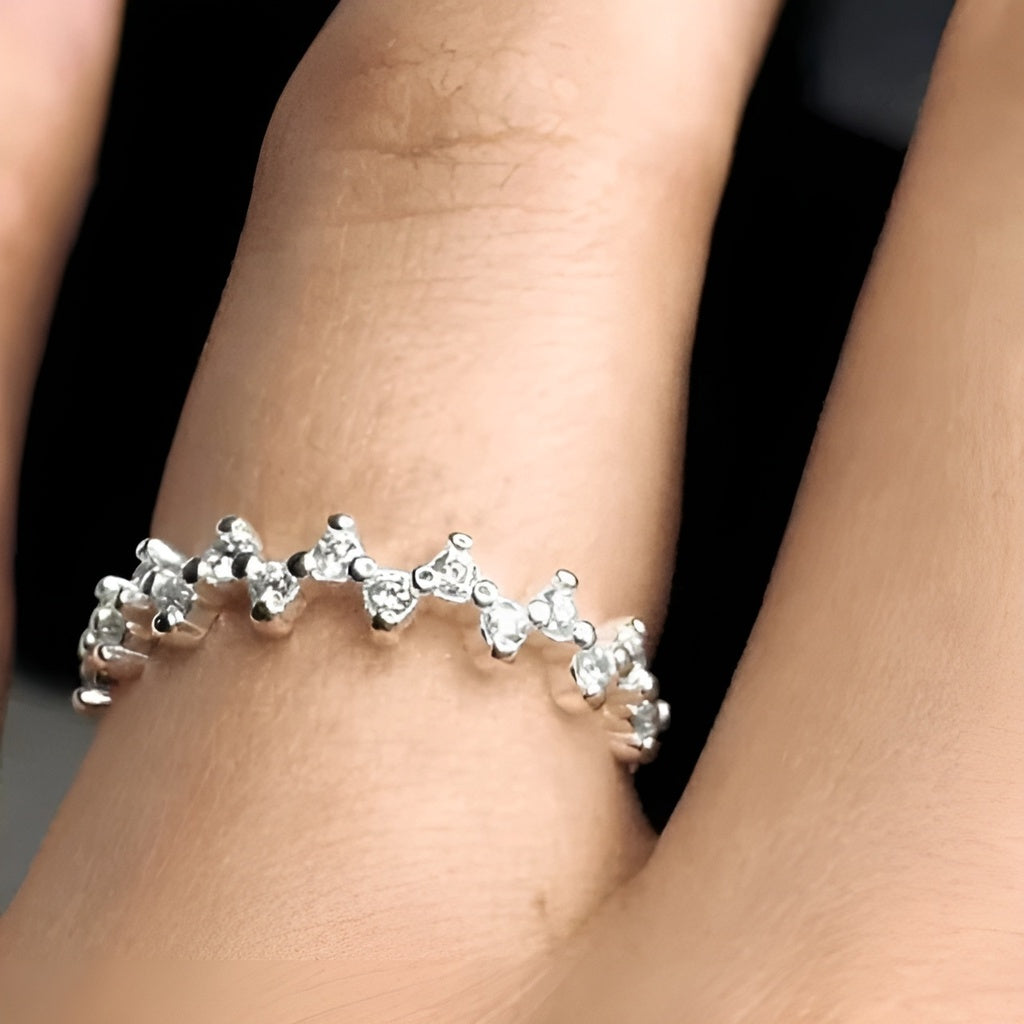 Anel de prata 925 zig zag com cravejado