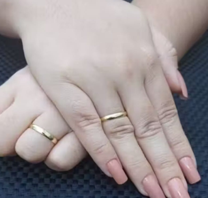 Par de Aliança Tungstênio 3mm Banhado a Ouro 18k + Solitário