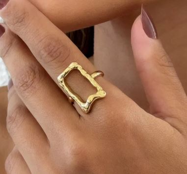 Anel Folheado a Ouro 18k e Prata Quadrado Organico