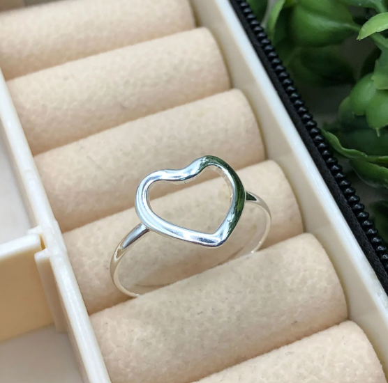 Anel de prata 925 coração vazado liso