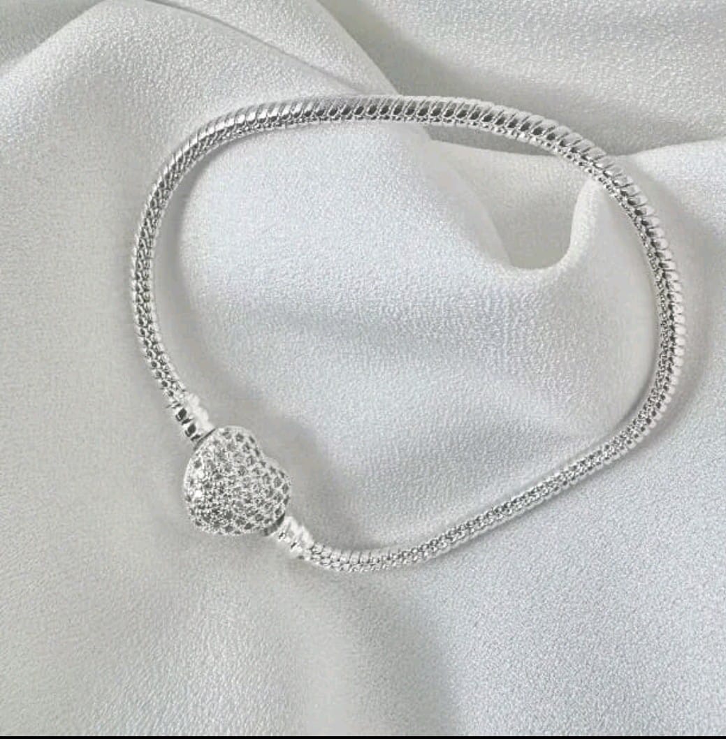 Pulseira Folheado a Prata Inspiração Pandora Fecho Coração Cravejado