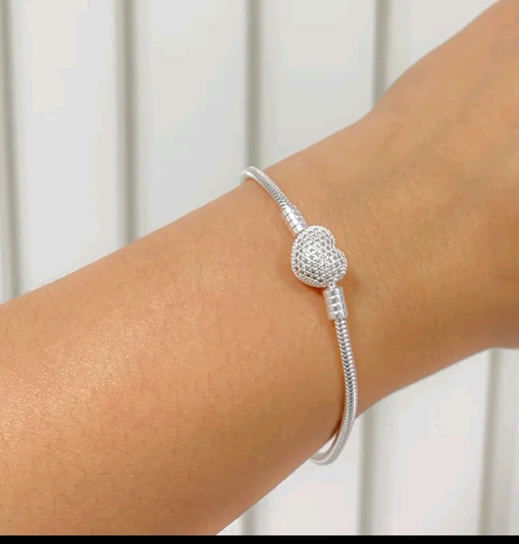 Pulseira Folheado a Prata Inspiração Pandora Fecho Coração Cravejado