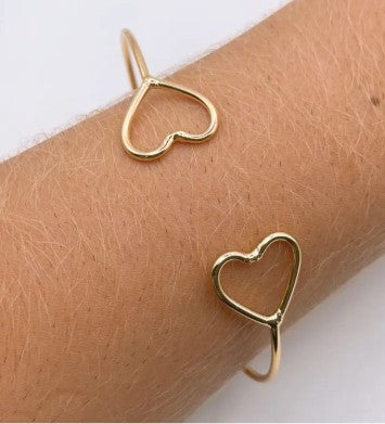 Bracelete Dois Corações Vazados Banhado a Ouro
