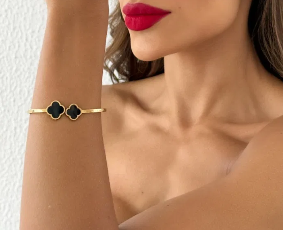 Bracelete de Aço Inoxidavel Folheado a Ouro 18K Inspiração Vg. Resinado