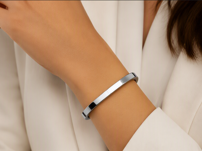 Bracelete Liso Largo Banhado a Ródio Tam. 60cm