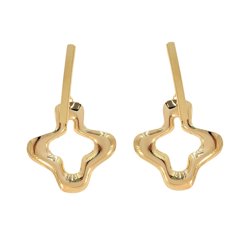 Brinco Chapa Trevo Liso Folh. A ouro
