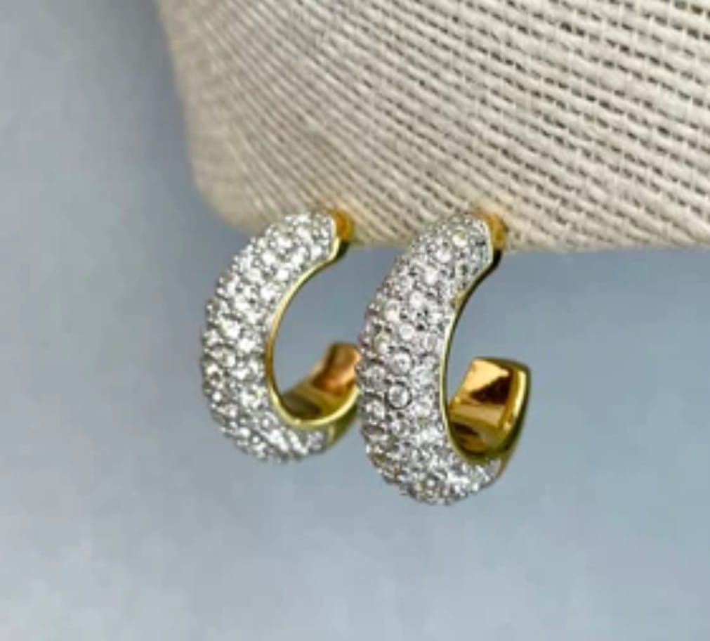 Brinco Meia Argola 15mm Com Zircônia Folh. Ouro