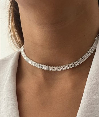 Choker zircônias G baguete banhado a prata
