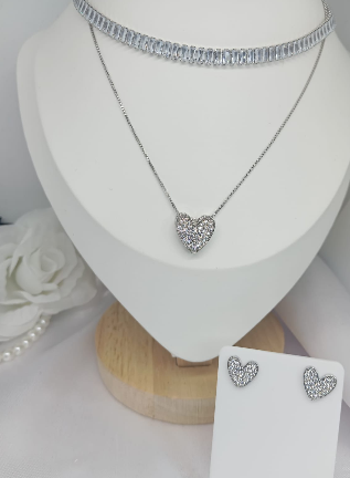 Conjunto coração M de zircônias banhado a prata
