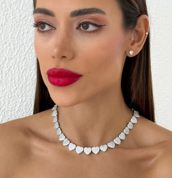 Colar Folheado a Ouro 18k e Prata Corações Cravejado