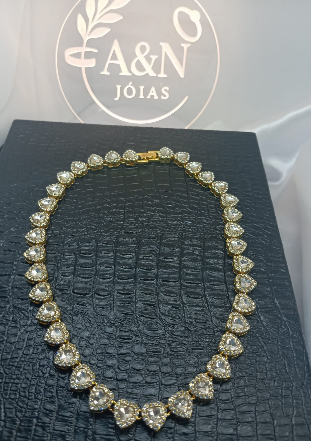 Colar Choker de Corações Folh. A Ouro