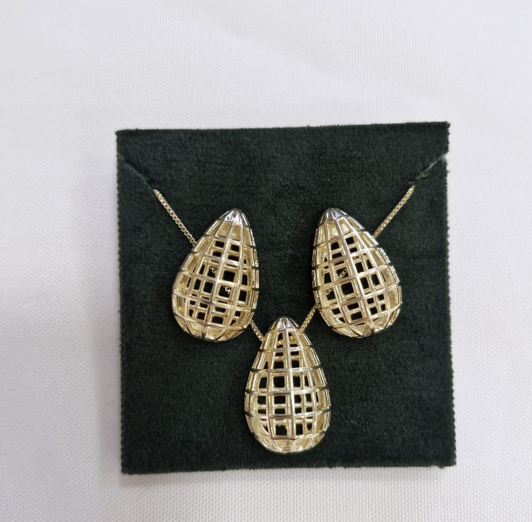 Conjunto Gota Vazado 16x25mm Banhado a Ouro Tam, 45cm