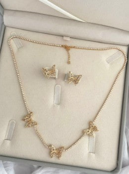 Conjunto Borboleta com Zircônias Colar e Brinco Banhado a Ouro 18k