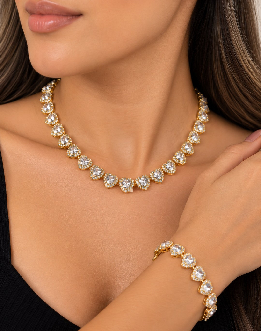Conjunto Colar e Pulseira Corações Riviera Aço Inoxidavel Banhado a Ouro