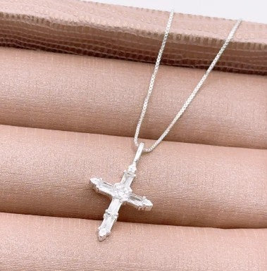 Colar Crucifixo Mini com Zircônias prata 925Colar Crucifixo com Zircônias prata 925