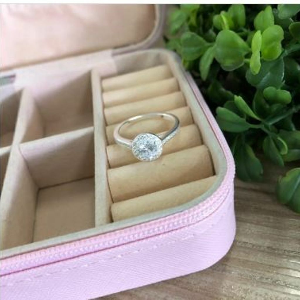 Anel Cravejado com Zircônia Redonda 6mm