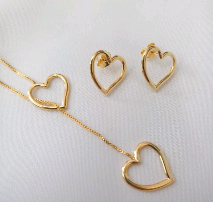Colar Gravatinha Coração Pendurado Banhado a Prata e Banhado a Ouro