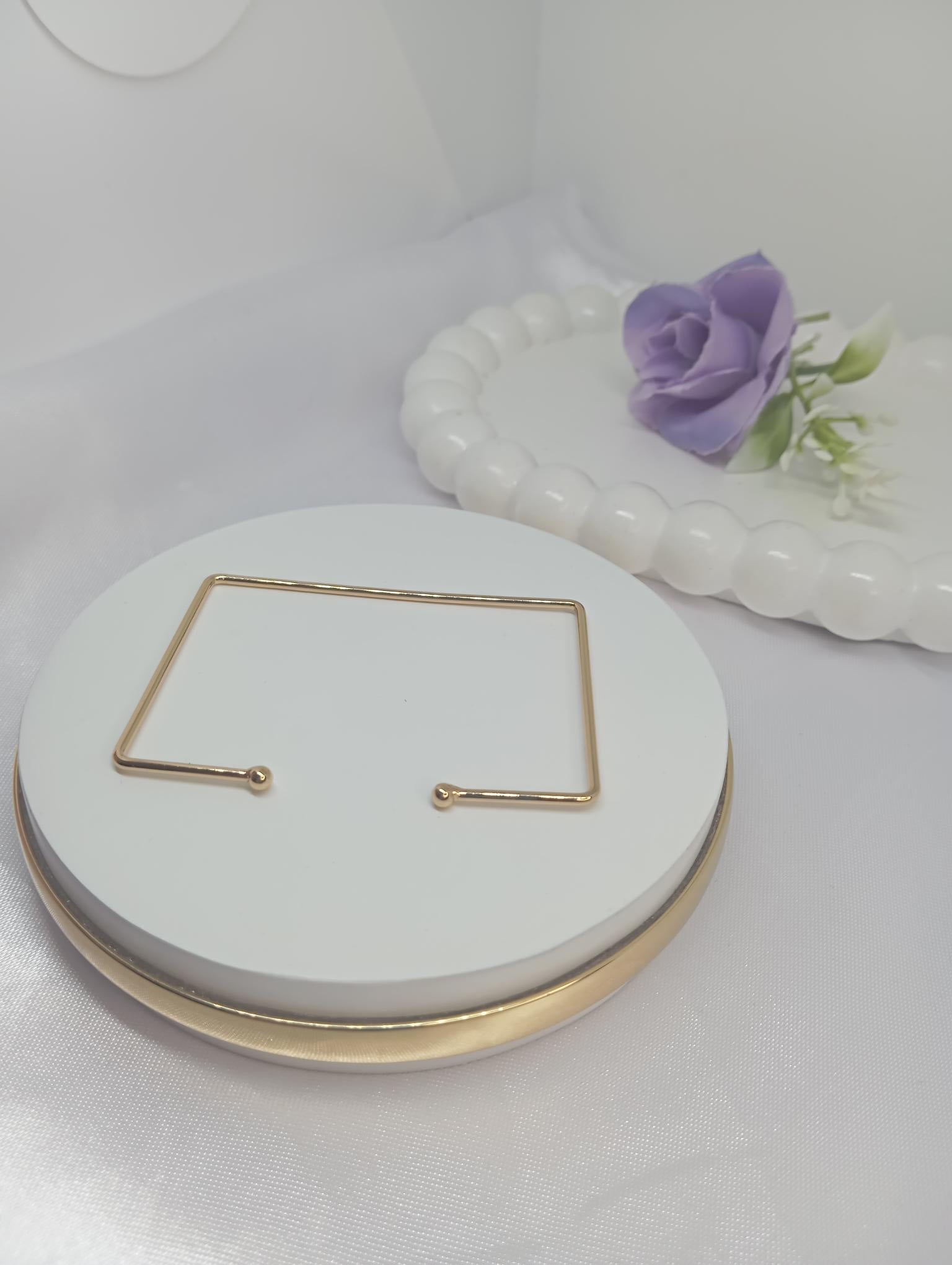Bracelete Quadrado com Bolinhas Banhado a Ouro
