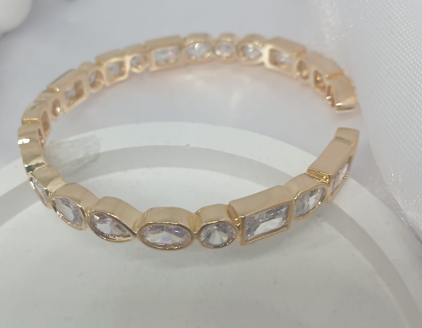 Bracelete Folh. Ouro Zircônias Quadrada, Oval e Redonda