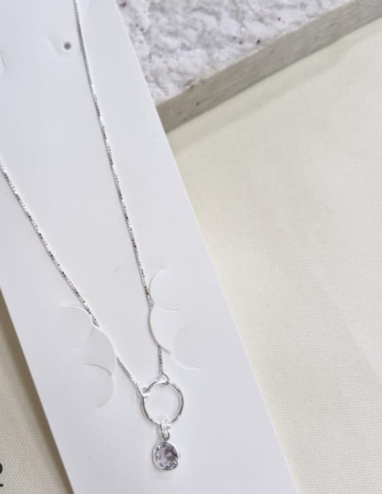 Gargantilha com Argolinha Ponto de Luz prata 925