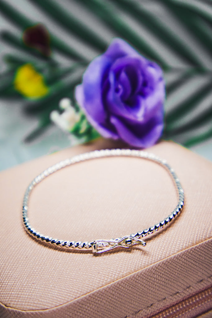 Bracelete Fio Torcido