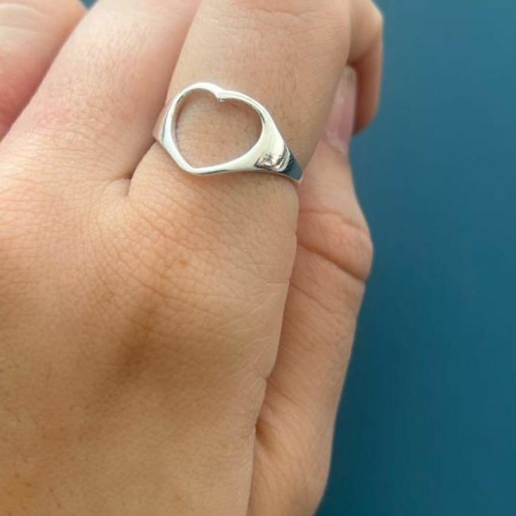 Anel Coração Vazado Liso Prata 925 tam. 18