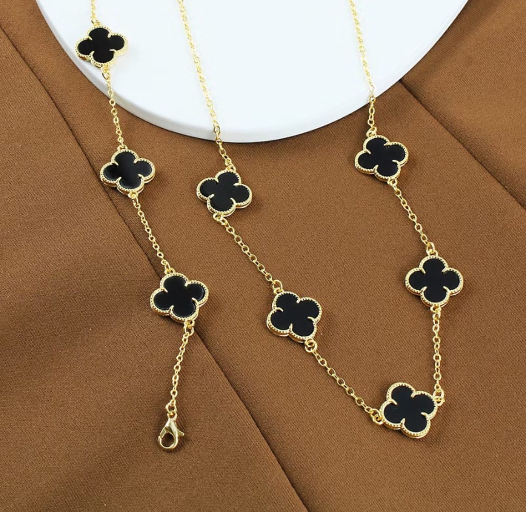 Conjunto Colar 5 Trevos + Pulseira 3 Trevos Banhado a Ouro Inspiração VG