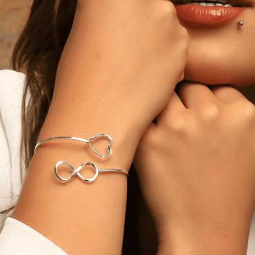 Bracelete Fio Quadrado Infinito e Coração 1,5mm 2,5gr