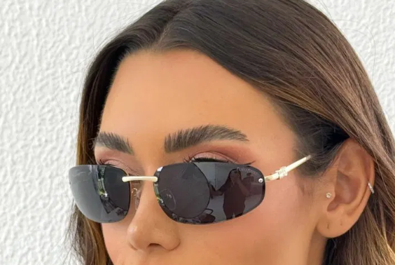 Óculos de Sol Viviane Armação Dourada com Leite Marrom