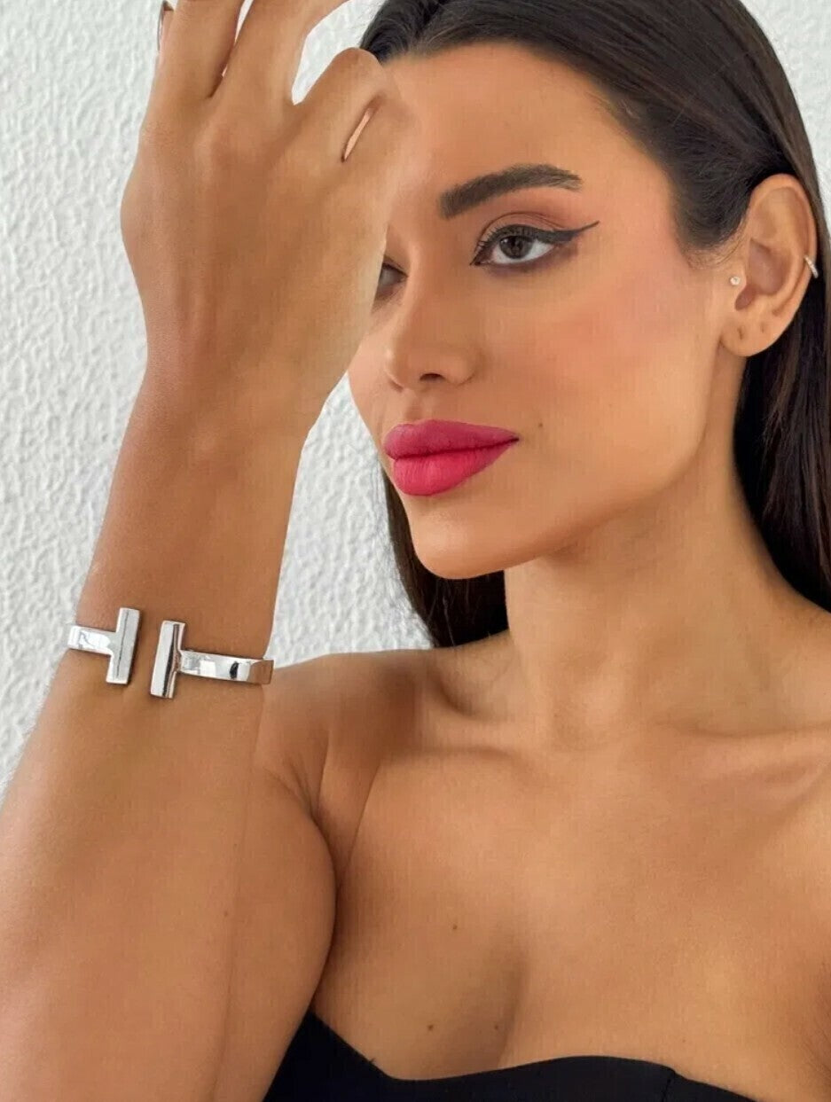 Bracelete Folheado a Ouro 18k e Prata Liso Design "T"