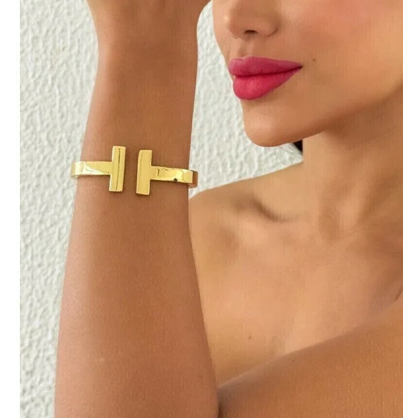 Bracelete Folheado a Ouro 18k e Prata Liso Design "T"