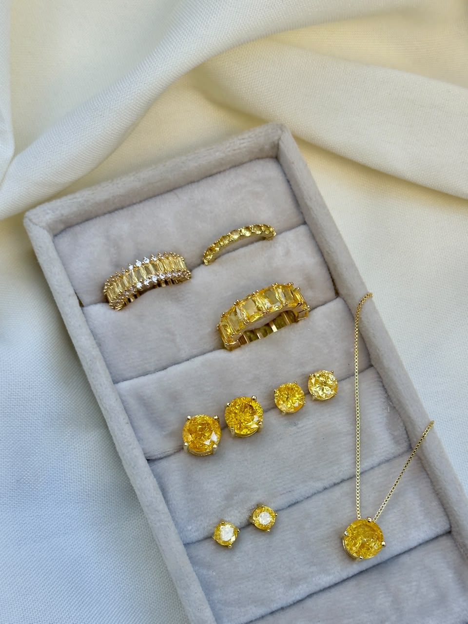 Conjunto Ponto de Luz Redondo 10mm Amarelo Banhado a Ouro