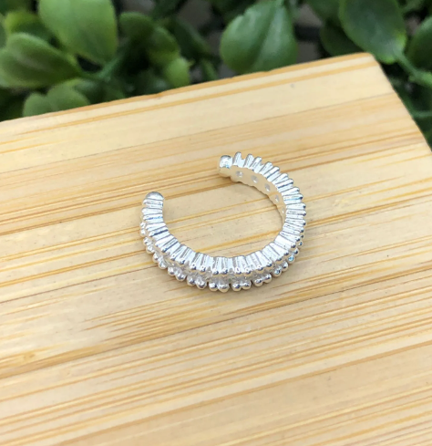 Piercing de prata 925 fake argola cravejada e detalhada