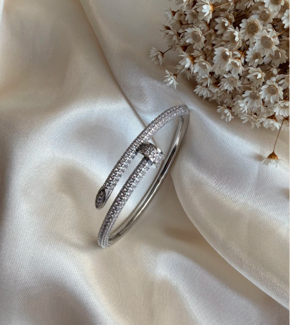 Bracelete Prego Cravejado Aço Inoxidável Ouro ou Prata