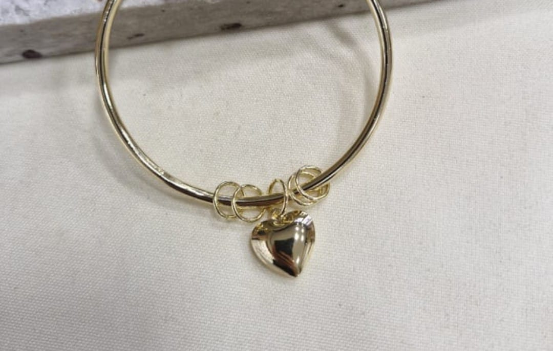 Pulseira Aro com Pingente Coração Fechado