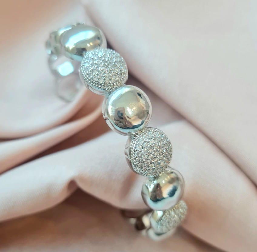 Pulseira Circulos Cravejados e Lisos Linha Luxo Banhado a Ródio