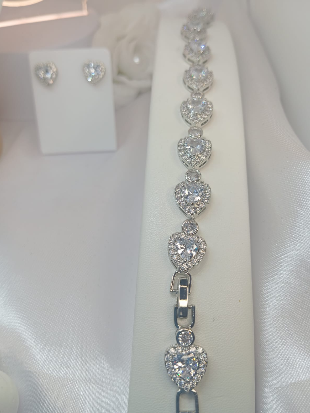 Pulseira Corações de Cristal com Borda Cravejado Folh. Prata