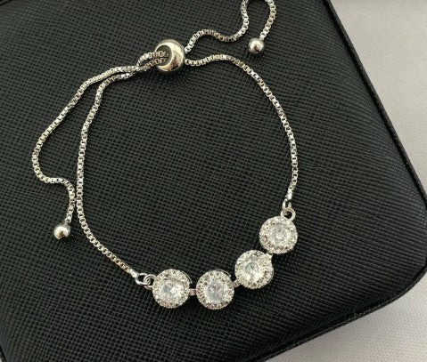 Pulseira círculos de zircônias gravatinha banhado a prata