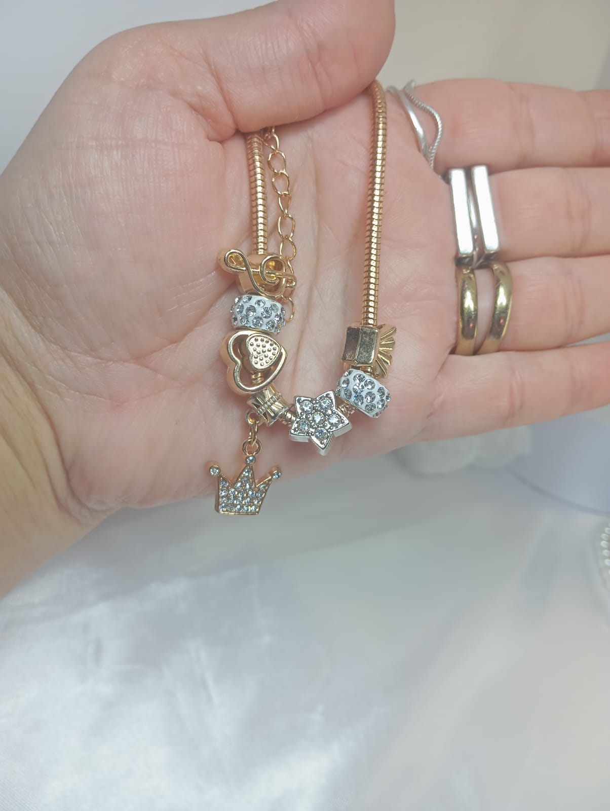 Pulseira com Berloques Folhado a Ouro