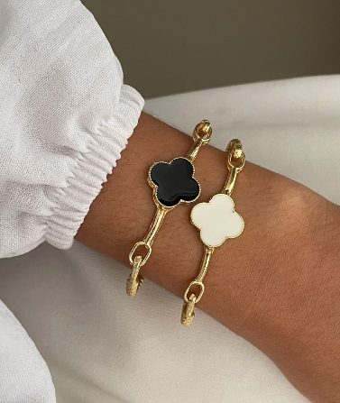 Bracelete Trevo Preto Banhado a Ouro