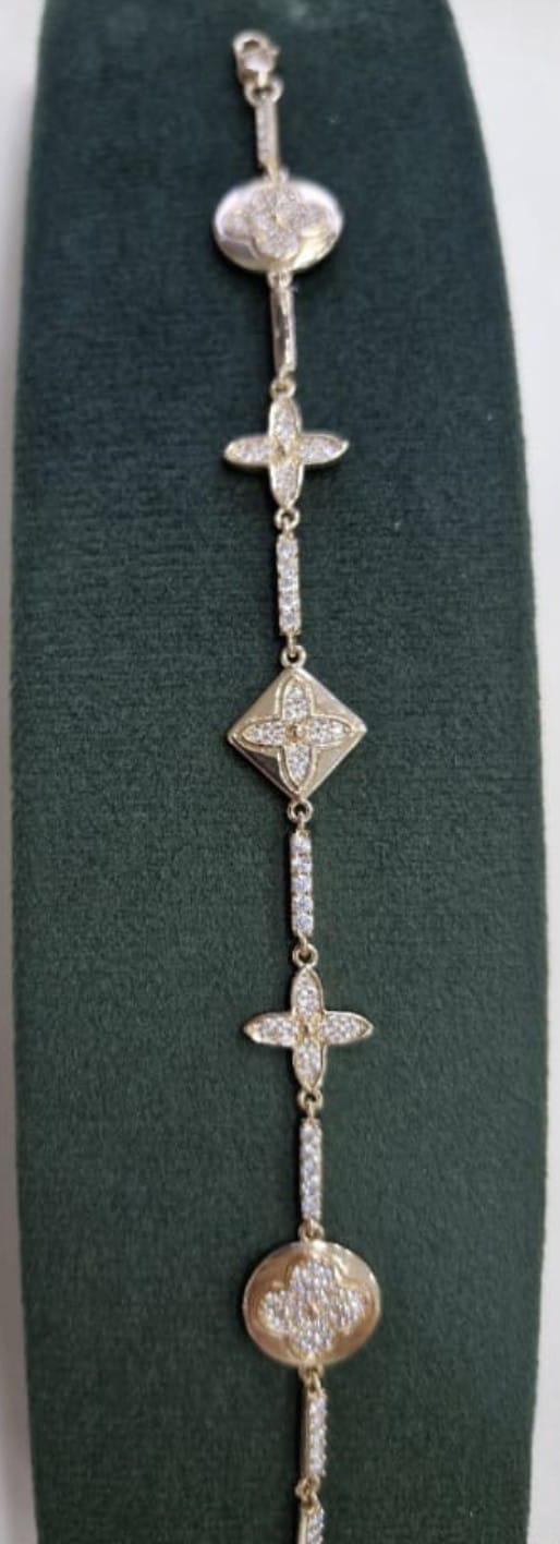Pulseira Trevo com Zirconia Linha Luxo Banh. Ouro Tam. 18 Insp. Van Cleef