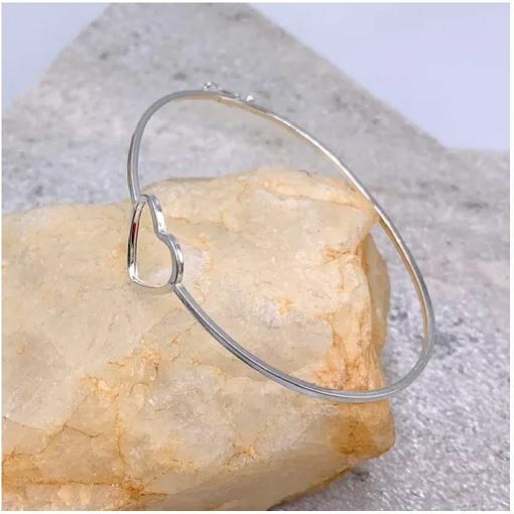 Bracelete Coração Fio Quadrado