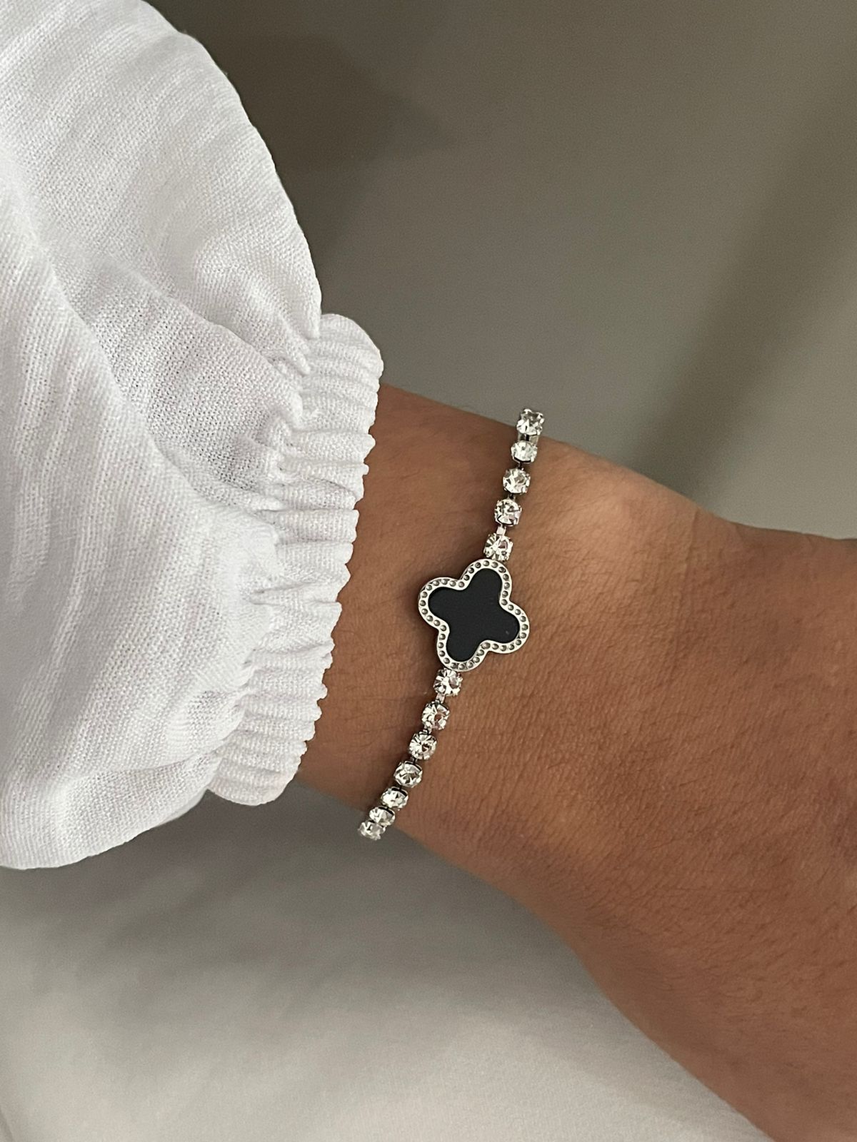 Pulseira Trevo Preto de Aço Inoxidavel com Zircônias