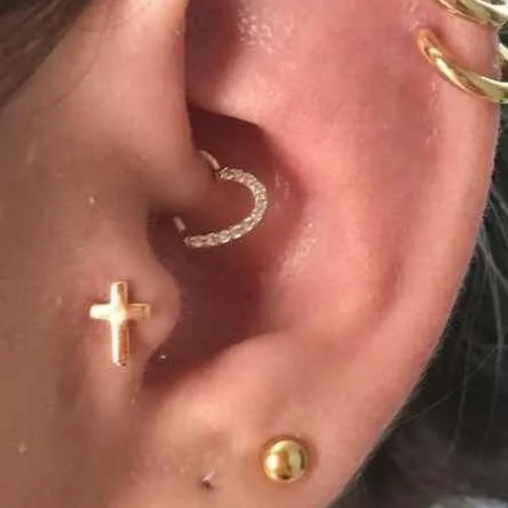 Piercing Coração Cravejado Orelha Esquerda e Direita Banh. Ouro