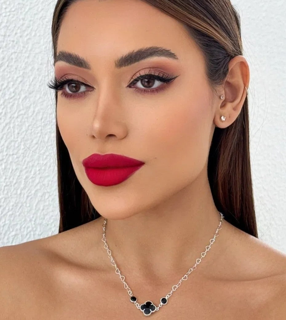 Choker Corrente de Corações Insp. VG Trevo Preto