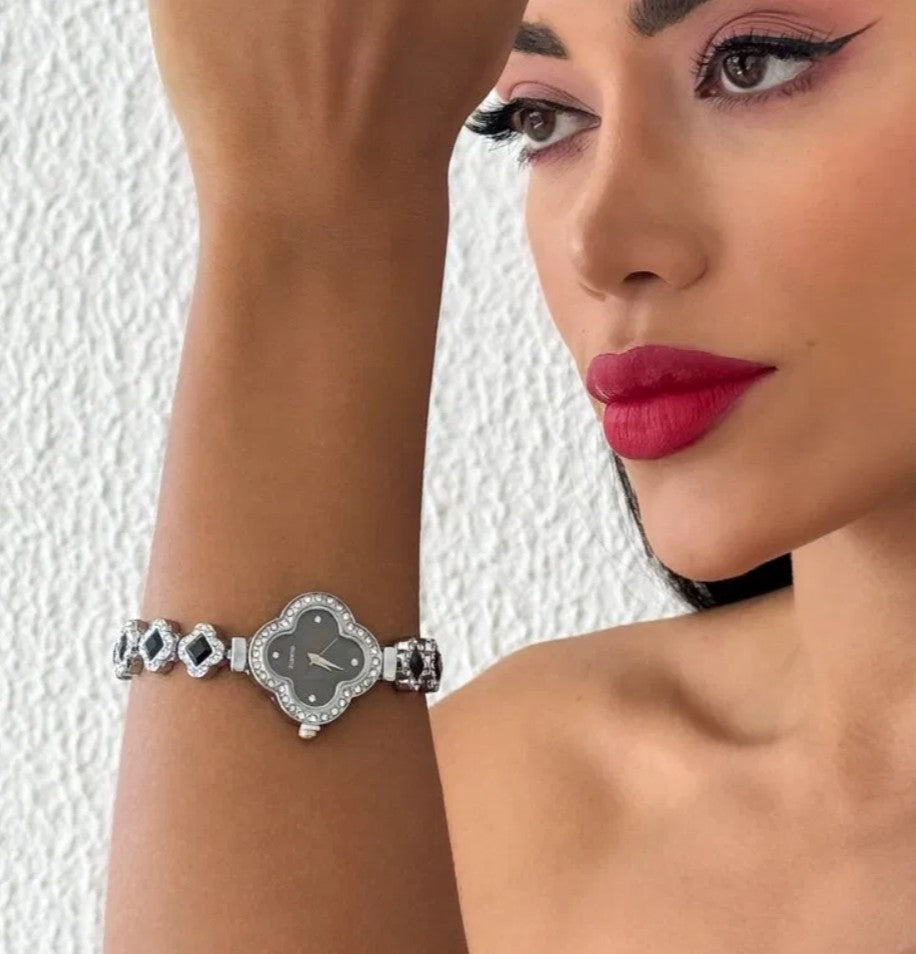 Relógio Folheado a Ouro 18k e Prata Tamanho G Inspiração VG. Pulseira Pontilhada