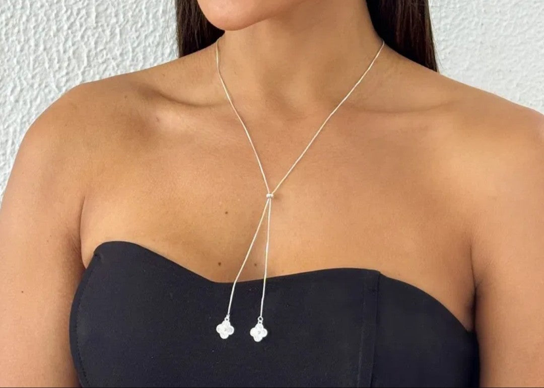 Colar Folheado a Ouro 18k e Prata Estilo Gravata Inspiração Vg. Branco Branco e Preto