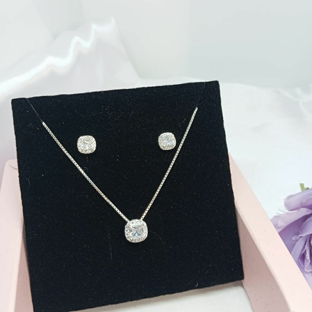 Conj. Brinco e Pingente Quadradinhos Zircônias Prata 925.