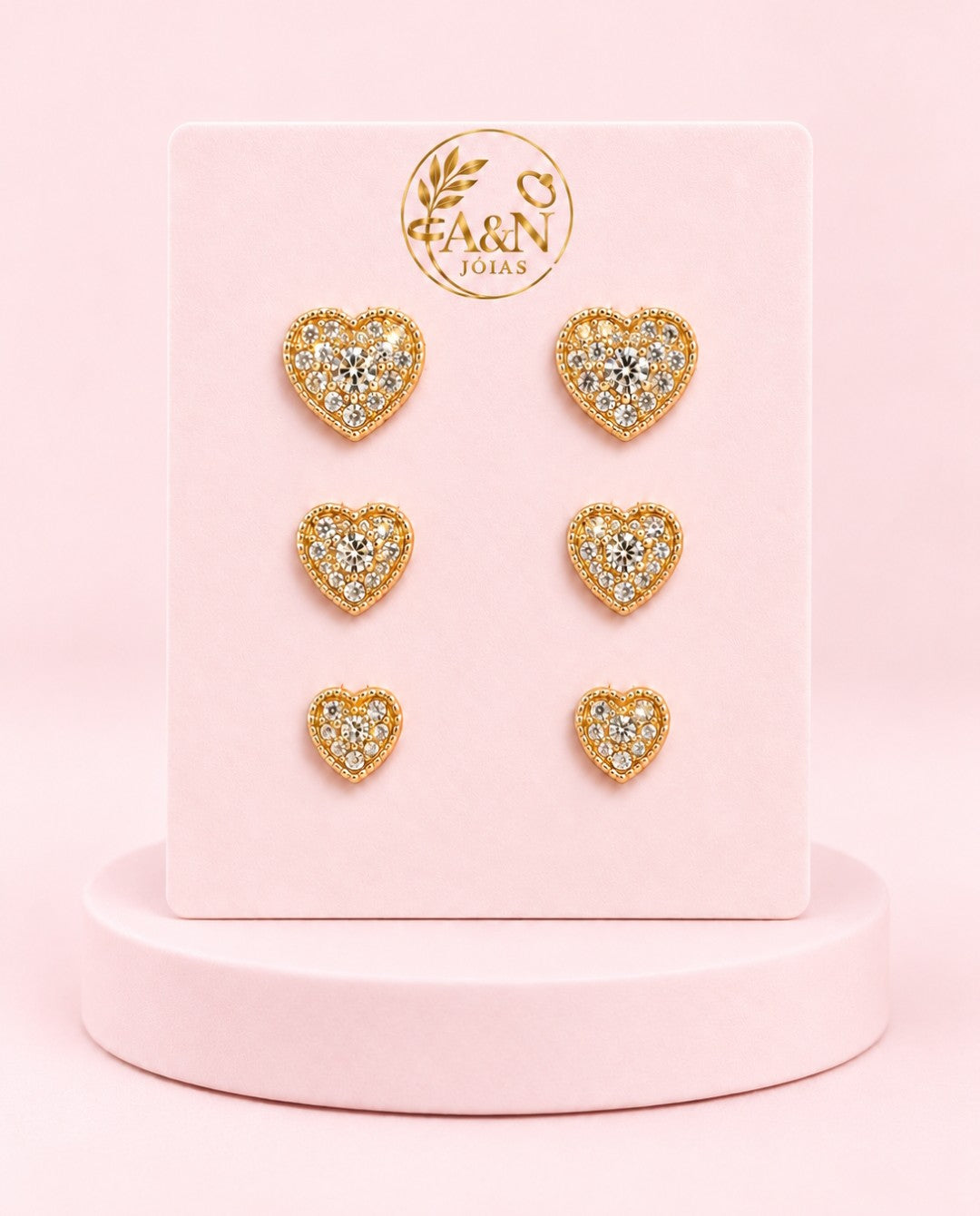 Brinco trio Corações Cravejado Banhado a Ouro